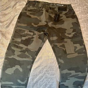Sean John / Mercer Slim Straight Camo Print
